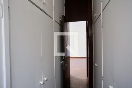 Closet da suíte de casa para alugar com 5 quartos, 400m² em Cruzeiro, Belo Horizonte