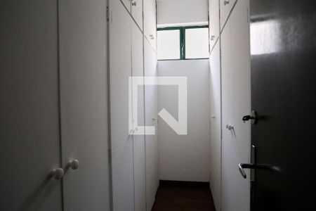 Closet da suíte de casa para alugar com 5 quartos, 400m² em Cruzeiro, Belo Horizonte