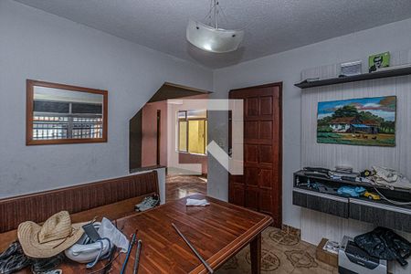 sala de estar_4 de casa à venda com 4 quartos, 240m² em Parque Fongaro, São Paulo