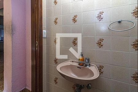 lavabo_4 de casa à venda com 4 quartos, 240m² em Parque Fongaro, São Paulo