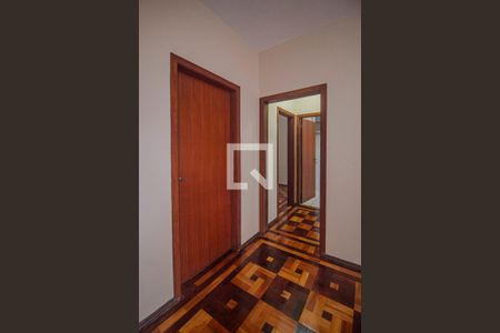 Corredor de apartamento à venda com 2 quartos, 61m² em Santo Antônio, Porto Alegre
