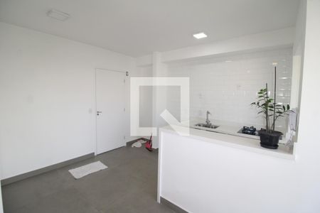 Sala / Cozinha de apartamento para alugar com 2 quartos, 42m² em Vila Guaca, São Paulo