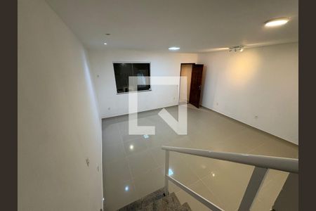 Sala de casa de condomínio para alugar com 3 quartos, 180m² em Guaratiba, Rio de Janeiro
