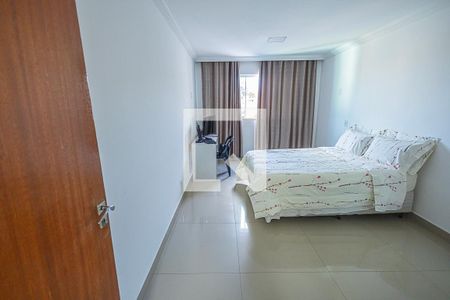 quarto 1 / suite e closet de casa para alugar com 5 quartos, 800m² em Parque São Pedro, Belo Horizonte