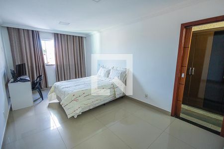 quarto 1 / suite e closet de casa para alugar com 5 quartos, 800m² em Parque São Pedro, Belo Horizonte