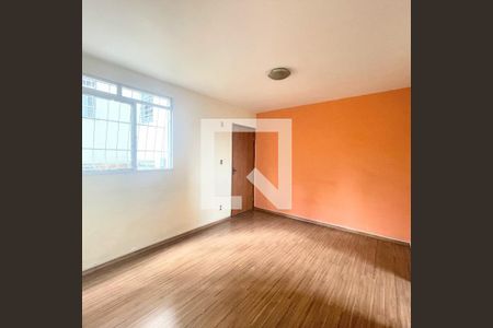 Sala de apartamento à venda com 2 quartos, 43m² em São João Batista, Belo Horizonte