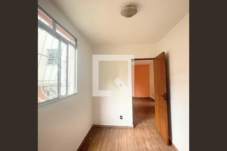 Quarto 2 de apartamento à venda com 2 quartos, 43m² em São João Batista, Belo Horizonte