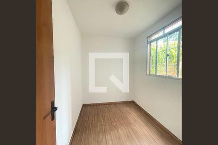 Quarto 1 de apartamento à venda com 2 quartos, 43m² em São João Batista, Belo Horizonte