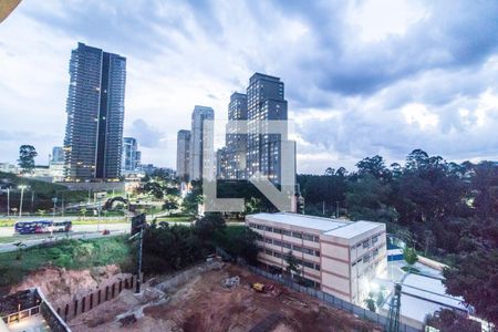 Vista da Varanda de apartamento à venda com 1 quarto, 70m² em Empresarial 18 do Forte, Barueri