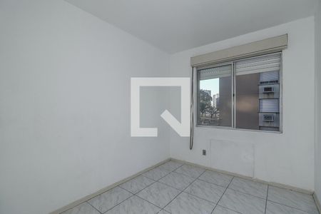 Quarto 2 de apartamento para alugar com 2 quartos, 62m² em Rubem Berta, Porto Alegre