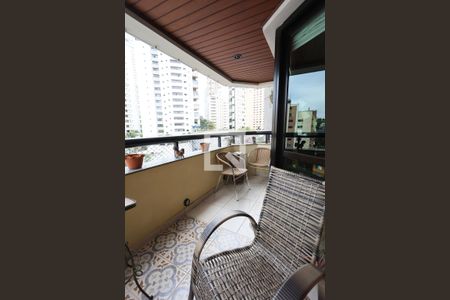 varanda de apartamento à venda com 2 quartos, 120m² em Real Parque, São Paulo