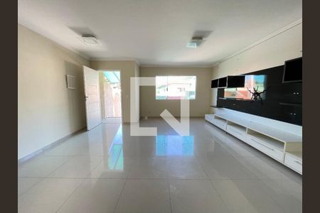 Sala de casa para alugar com 3 quartos, 200m² em Jardim das Vertentes, São Paulo
