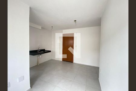 Apartamento para alugar com 2 quartos, 40m² em Del Castilho, Rio de Janeiro