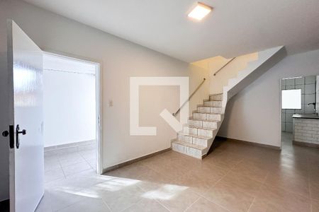 Sala de casa para alugar com 2 quartos, 230m² em Jardim Calux, São Bernardo do Campo