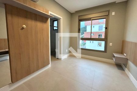 Suíte 1 de apartamento para alugar com 2 quartos, 76m² em Córrego Grande, Florianópolis