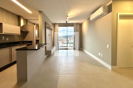 Sala de apartamento para alugar com 2 quartos, 76m² em Córrego Grande, Florianópolis