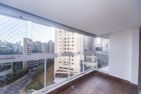 varanda  sala de apartamento para alugar com 3 quartos, 88m² em Vila da Serra, Nova Lima