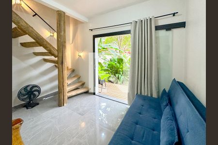Sala de apartamento para alugar com 1 quarto, 50m² em São João do Rio Vermelho, Florianópolis