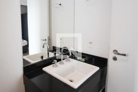 Banheiro de kitnet/studio para alugar com 1 quarto, 28m² em Vila Olímpia, São Paulo