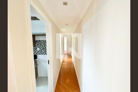 Corredor de apartamento para alugar com 2 quartos, 60m² em Conjunto Residencial Novo Pacaembu, São Paulo