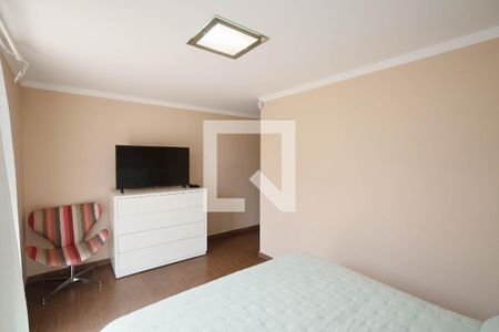 Suíte  de casa à venda com 4 quartos, 195m² em Vila Constança, São Paulo