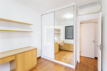 Quarto 1 de apartamento para alugar com 3 quartos, 100m² em Moema, São Paulo