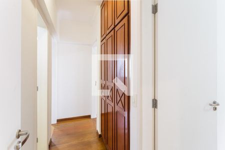 Corredor de apartamento para alugar com 3 quartos, 100m² em Moema, São Paulo