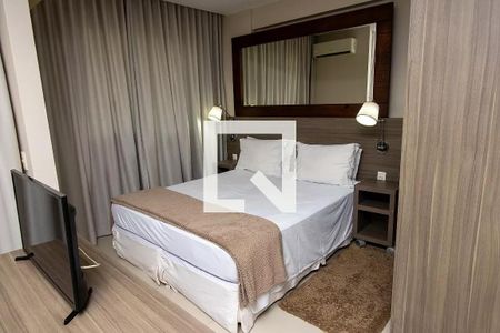 Sala / Quarto de apartamento para alugar com 1 quarto, 35m² em Jacarepaguá, Rio de Janeiro