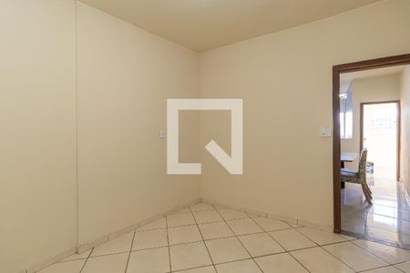 Quarto 1 de casa para alugar com 3 quartos, 80m² em Rio Branco, Belo Horizonte