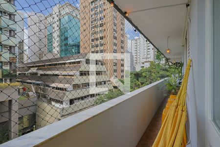 Apartamento para alugar com 4 quartos, 191m² em Funcionários, Belo Horizonte