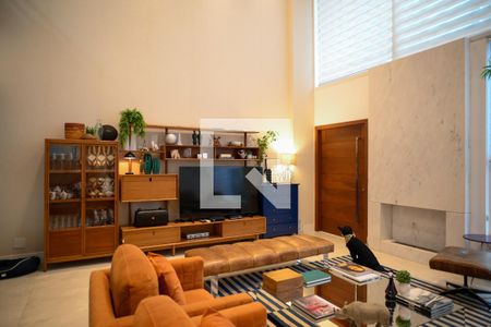 Sala de casa à venda com 3 quartos, 255m² em Vila Moraes, São Paulo