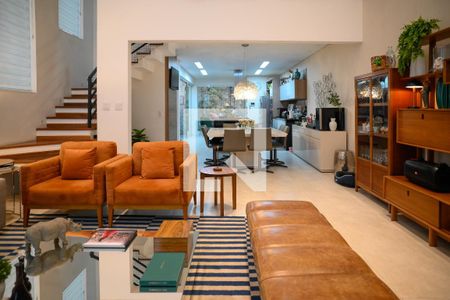 Sala de casa à venda com 3 quartos, 255m² em Vila Moraes, São Paulo