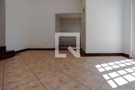 Sala de casa para alugar com 3 quartos, 400m² em Vila Oliveira, Mogi das Cruzes
