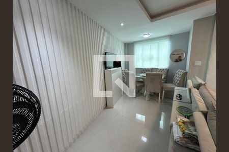 Sala de casa à venda com 3 quartos, 110m² em Jardim Sulacap, Rio de Janeiro