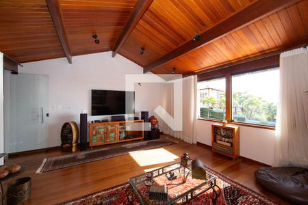 SALA de casa à venda com 5 quartos, 350m² em Belvedere, Belo Horizonte