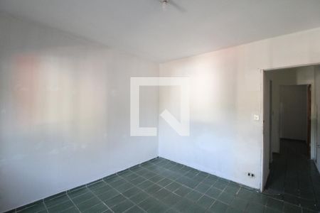 Quarto 2 de casa para alugar com 2 quartos, 156m² em Jardim das Imbuias, São Paulo