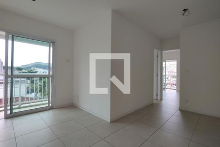 Sala de apartamento para alugar com 2 quartos, 65m² em Taquara, Rio de Janeiro