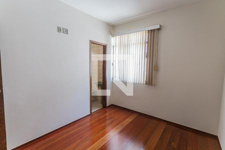 Suíte de apartamento à venda com 3 quartos, 100m² em Santo Antônio, Belo Horizonte
