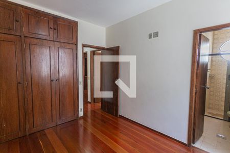 Suíte de apartamento à venda com 3 quartos, 100m² em Santo Antônio, Belo Horizonte