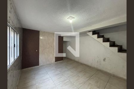 Sala de casa para alugar com 3 quartos, 75m² em Jardim Lourdes, Ferraz de Vasconcelos