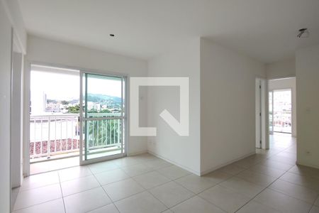 Sala de apartamento para alugar com 2 quartos, 65m² em Taquara, Rio de Janeiro