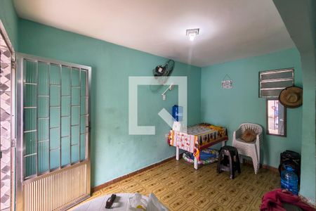 Sala de casa para alugar com 2 quartos, 65m² em Vila Sao Paulo, Praia Grande