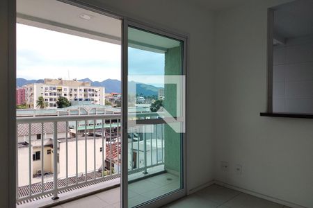 Sala de apartamento para alugar com 2 quartos, 59m² em Taquara, Rio de Janeiro