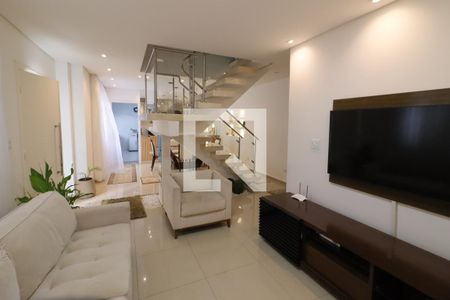Sala de casa para alugar com 4 quartos, 175m² em Jardim das Flores, Osasco