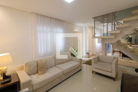 Sala de casa para alugar com 4 quartos, 175m² em Jardim das Flores, Osasco