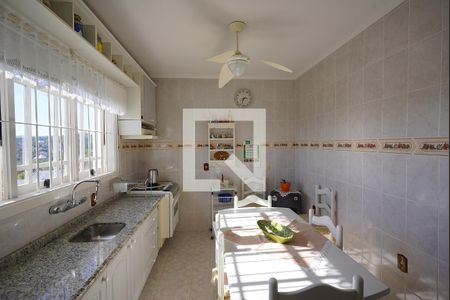 Cozinha de casa para alugar com 4 quartos, 249m² em Espírito Santo, Porto Alegre