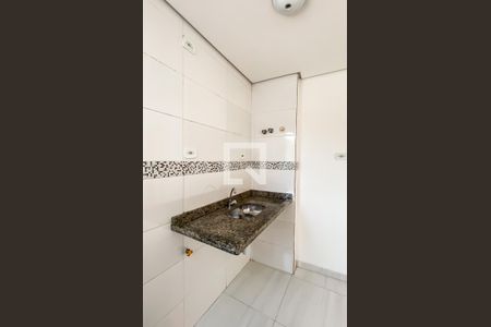 Cozinha  de apartamento para alugar com 1 quarto, 40m² em Parque Paineiras, São Paulo