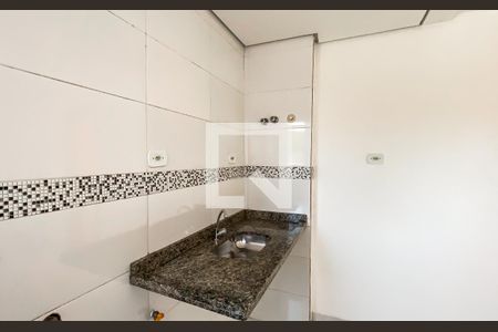 Cozinha  de apartamento para alugar com 1 quarto, 40m² em Parque Paineiras, São Paulo
