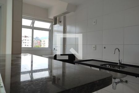 Cozinha de apartamento para alugar com 2 quartos, 63m² em Taquara, Rio de Janeiro