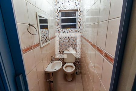Lavabo de casa para alugar com 3 quartos, 240m² em Jardim Paris, São Paulo